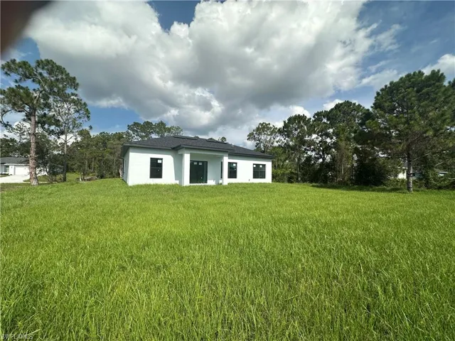 515 Hutton St E, Lehigh Acres, Florida 33974