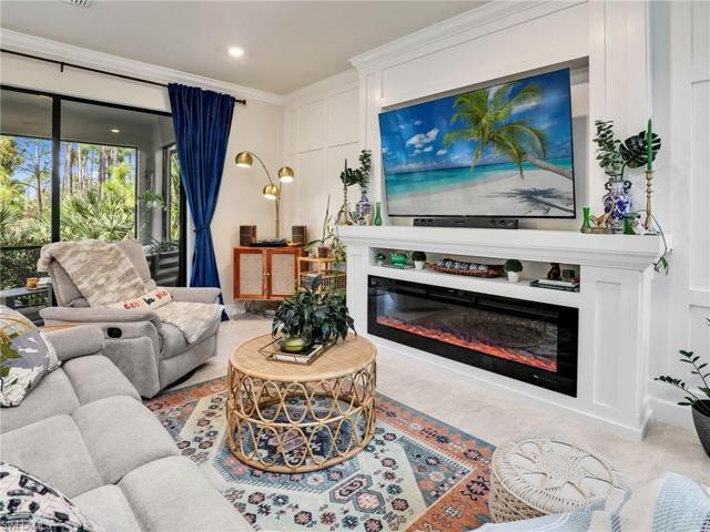 Custom mantle w/electric fireplace