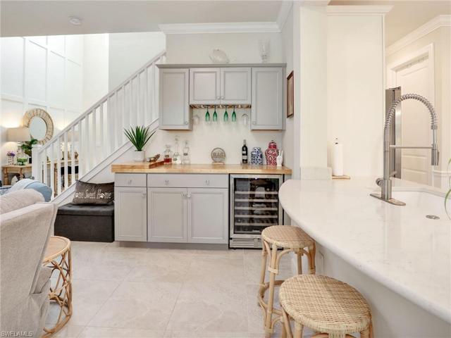 Built-in Bar with wine fridge