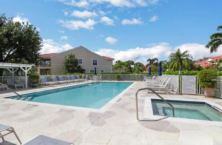 Glenmoor Greens Pool