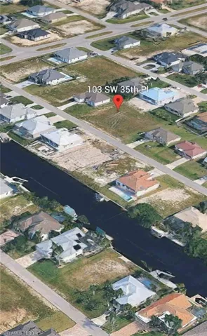 Aerial map of property and surrounding area