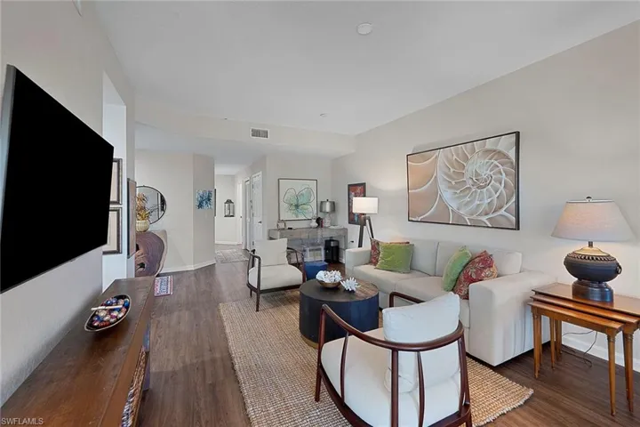 7132  Timberland  CIR, Naples, FL 34109