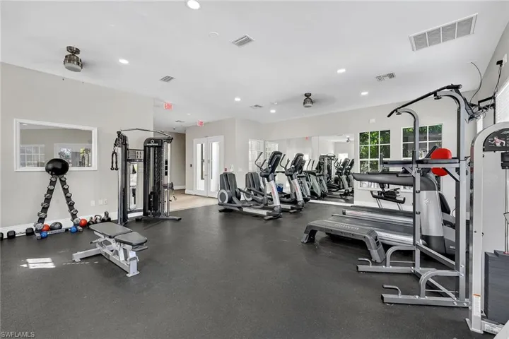 7132  Timberland  CIR, Naples, FL 34109