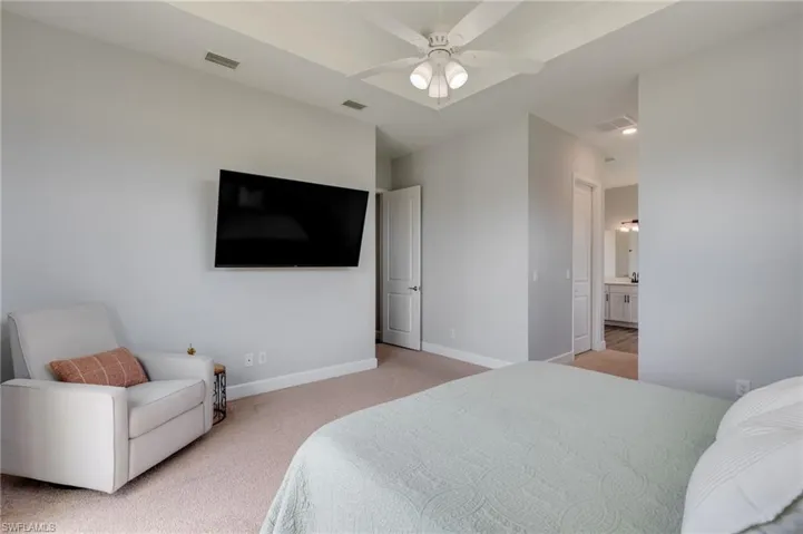 Recessed ceiling with a ceiling fan and light fixture