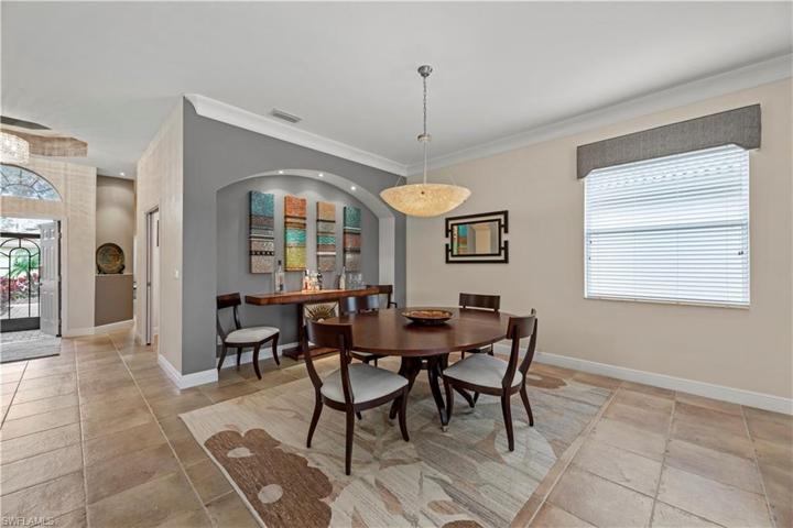 Dining area looking back to foyer
