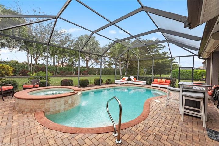 Pool & Spa