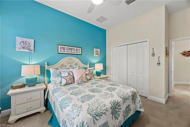 Guest bedroom #1 closet