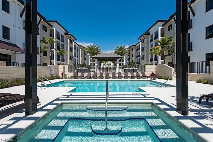 1030  3rd S AVE, Naples, FL 34102