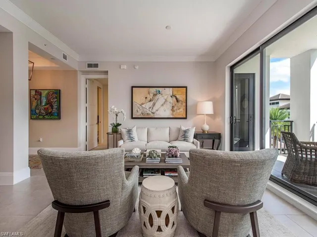 1030  3rd S AVE, Naples, FL 34102