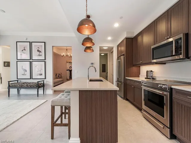 1030  3rd S AVE, Naples, FL 34102