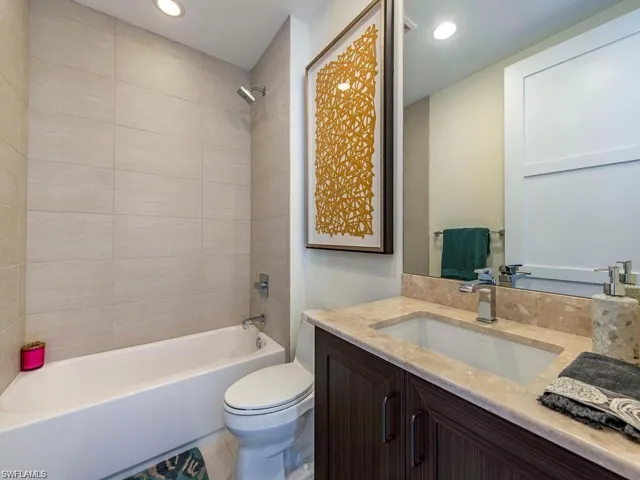 1030  3rd S AVE, Naples, FL 34102