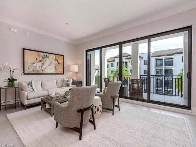 1030  3rd S AVE, Naples, FL 34102