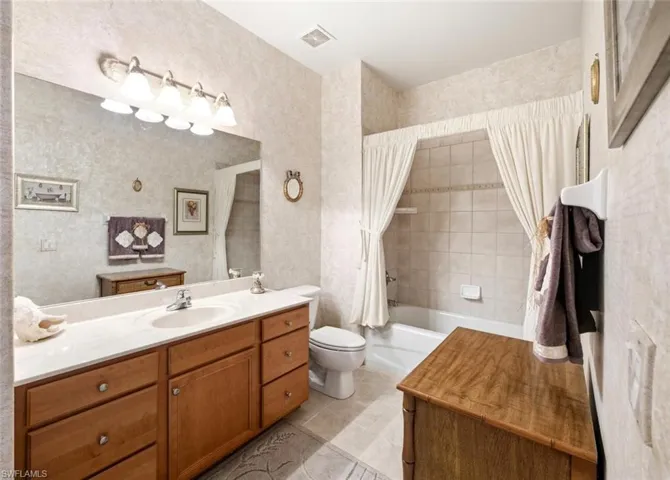4825 Shinnecock Hills Ct 201, Naples, Florida 34112