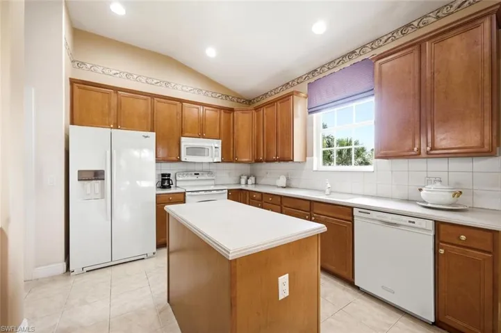 4825 Shinnecock Hills Ct 201, Naples, Florida 34112