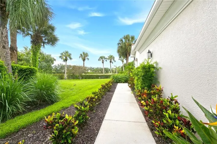 4825 Shinnecock Hills Ct 201, Naples, Florida 34112