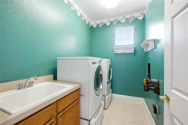 4825 Shinnecock Hills Ct 201, Naples, Florida 34112