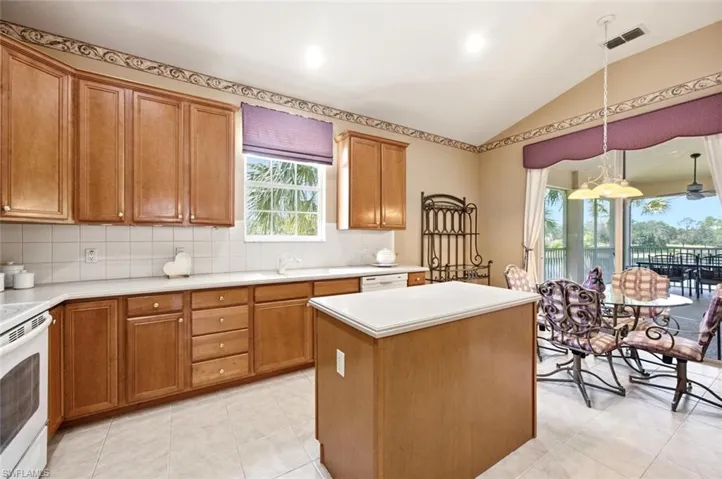 4825 Shinnecock Hills Ct 201, Naples, Florida 34112
