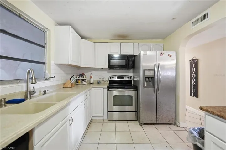 1201  Alabar  LN, Cape Coral, FL 33909