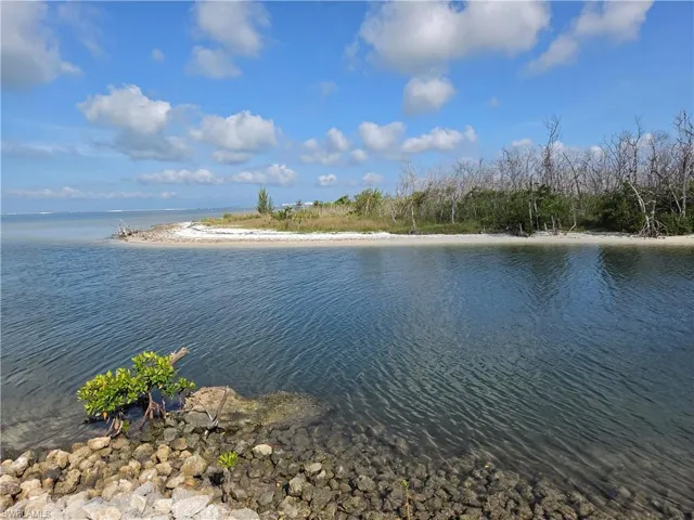 18420 Old Pelican Bay Dr, Fort Myers Beach, Florida 33931