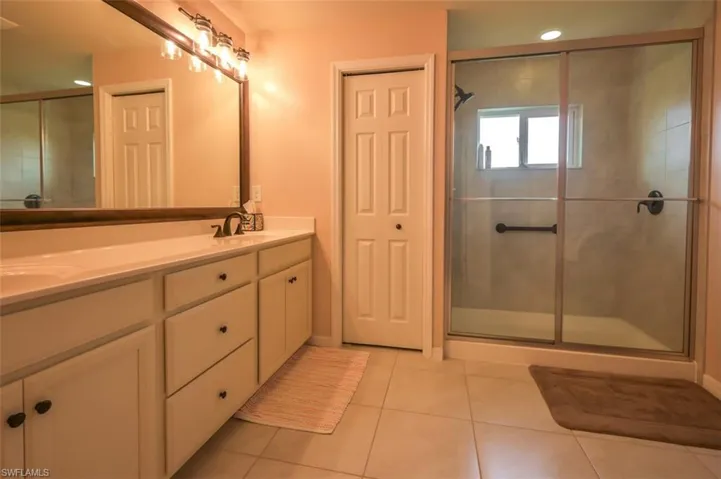 Twin sinks in primary bathroom