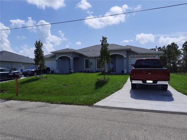 2805/2807  Gilbert S AVE, Lehigh Acres, FL 33973