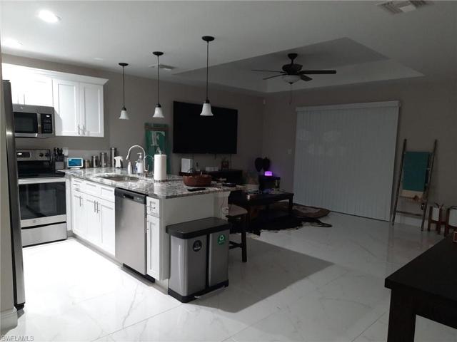 2805/2807  Gilbert S AVE, Lehigh Acres, FL 33973