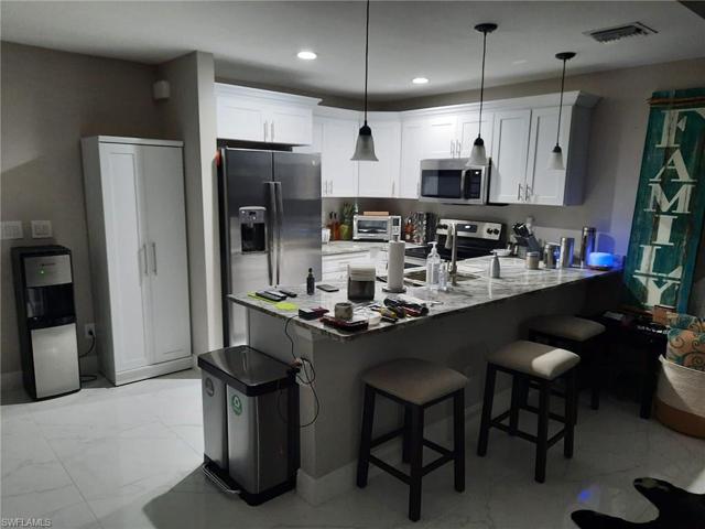 2805/2807  Gilbert S AVE, Lehigh Acres, FL 33973