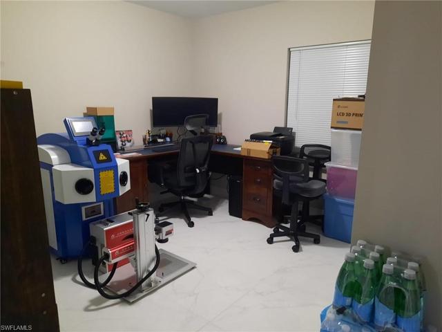 2805/2807  Gilbert S AVE, Lehigh Acres, FL 33973