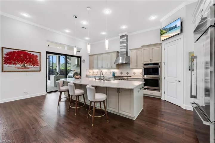 Kitchen/Island