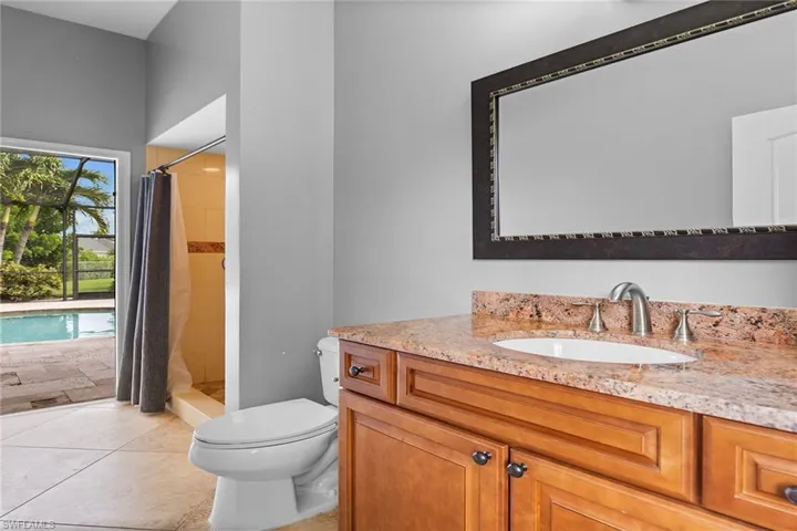 571  Raven  WAY, Naples, FL 34110