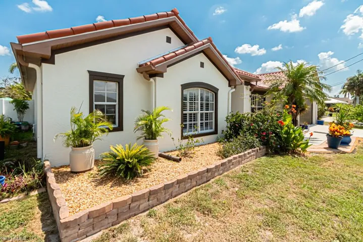 2129 SE 9th  TER, Cape Coral, FL 33990