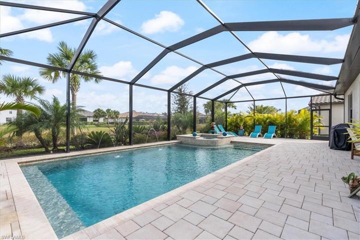 HEATED SALTWATER POOL/SPA