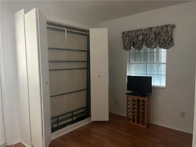 2nd bedroom with murphy bed.