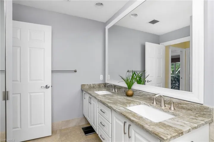 Beautiful Quartz countertops in bathroom of Primary Suite