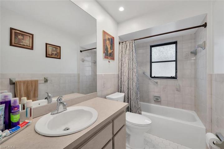 786 93rd AVE N, NAPLES FL 34108