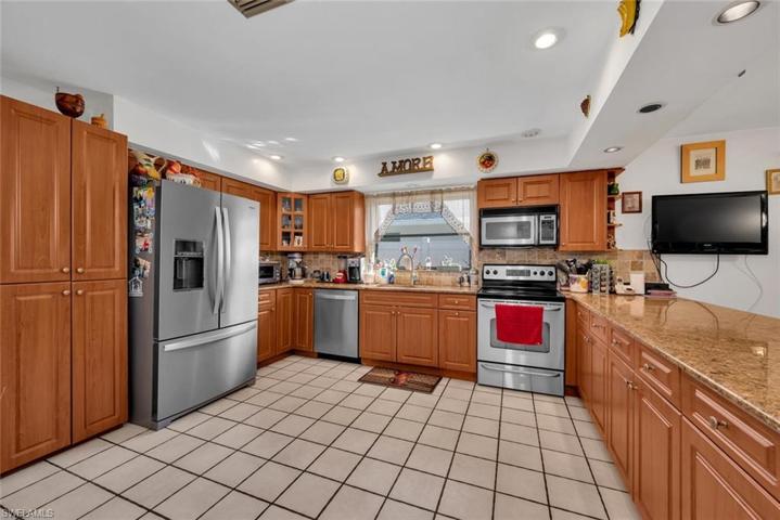 786 93rd AVE N, NAPLES FL 34108