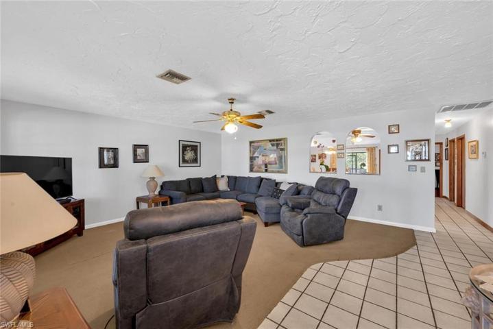 786 93rd AVE N, NAPLES FL 34108