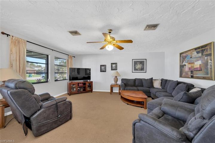786 93rd AVE N, NAPLES FL 34108