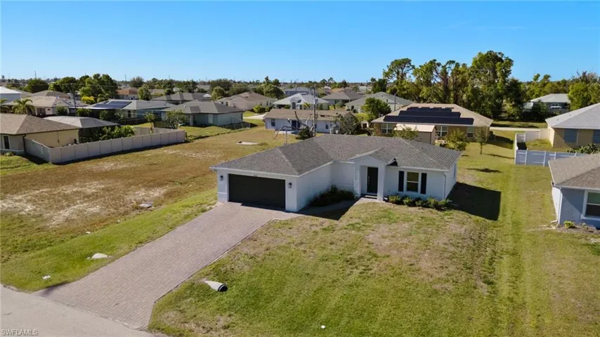 Bird's eye view with a residential view
