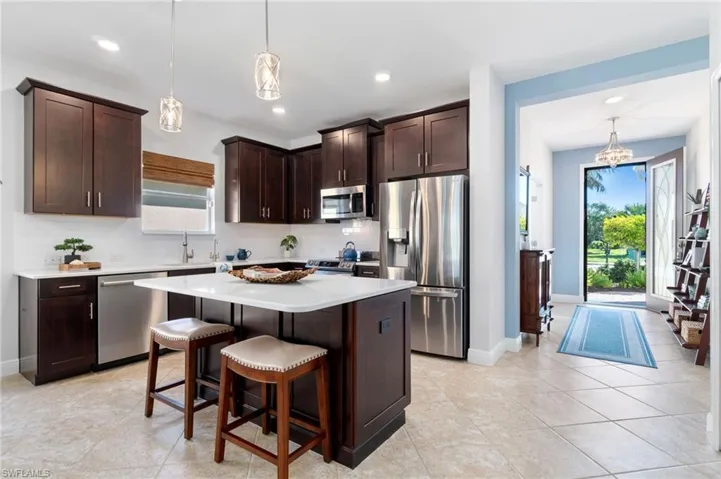 NEW Stainless steel appliances and quartz counters