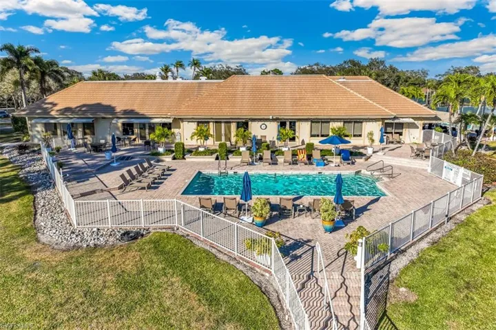 Clubhouse / pool