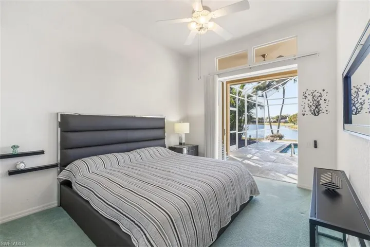 Sliding doors to lanai