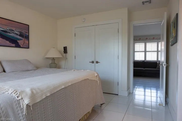 550  Broad S AVE, Naples, FL 34102