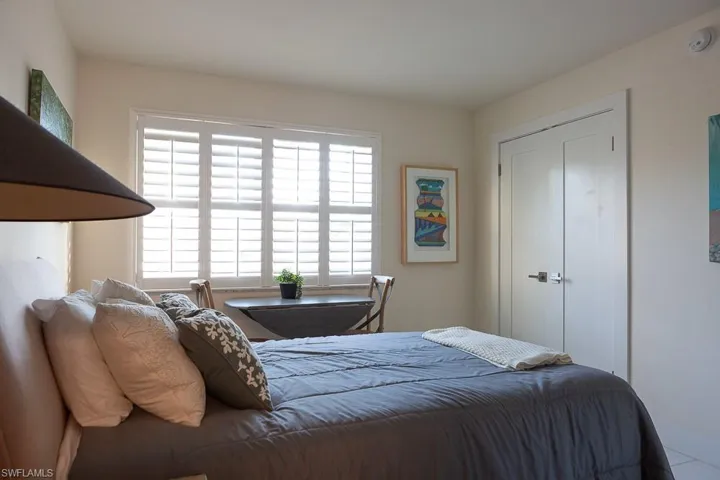 550  Broad S AVE, Naples, FL 34102