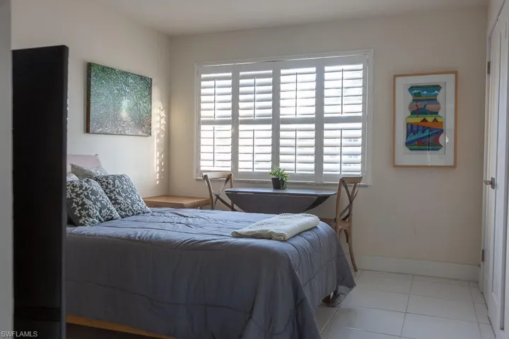 550  Broad S AVE, Naples, FL 34102