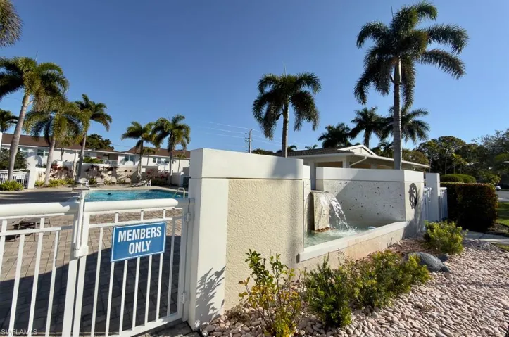 550 Broad Ave S 550, Naples, Florida 34102