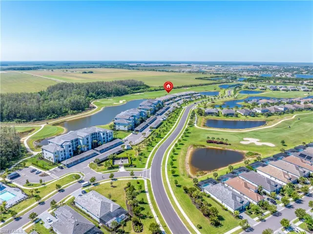 Bird's eye view with a residential view, a water view, and golf course view