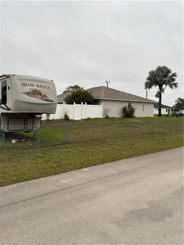 866 Chipley St, Lehigh Acres, Florida 33974