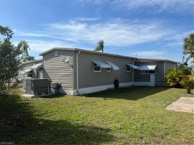 3115  Mercury  LN, North Fort Myers, FL 33903