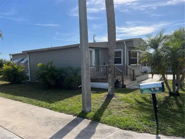 3115  Mercury  LN, North Fort Myers, FL 33903